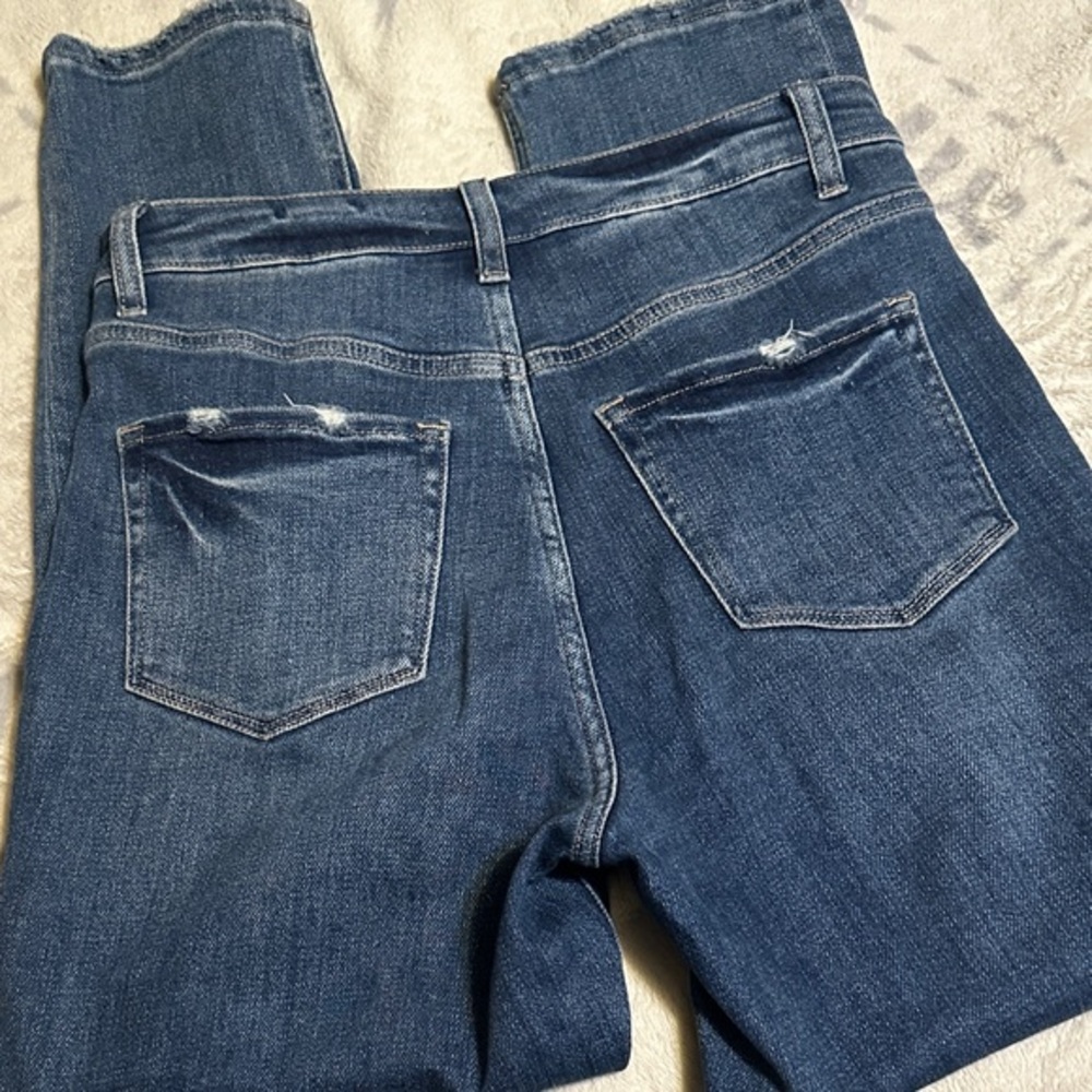 A80.  Vervet Classic Blue Distressed Skinny Jeans for Women size 30